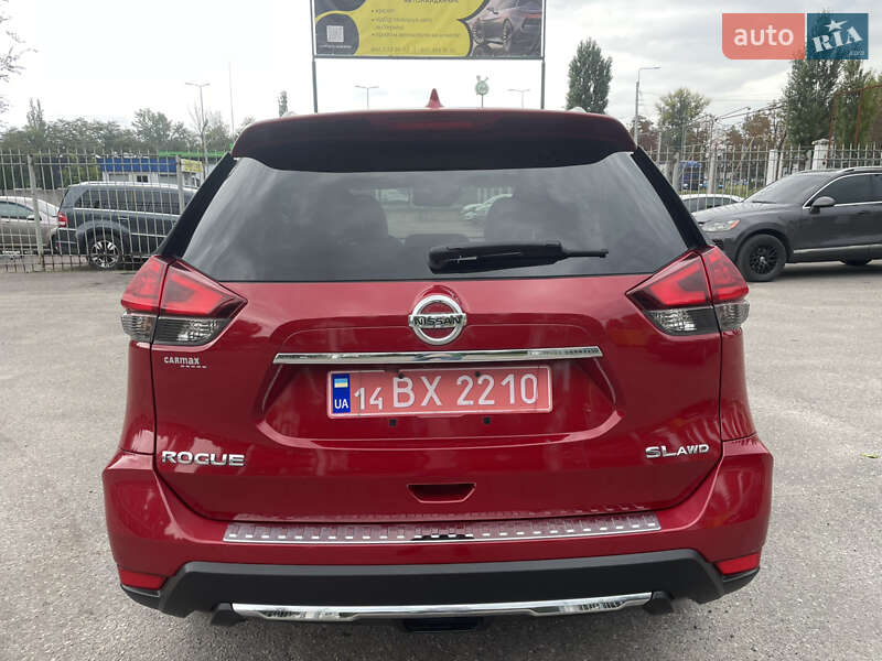 Внедорожник / Кроссовер Nissan Rogue 2017 в Кременчуге