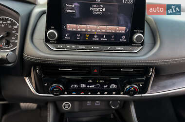 Внедорожник / Кроссовер Nissan Rogue 2021 в 