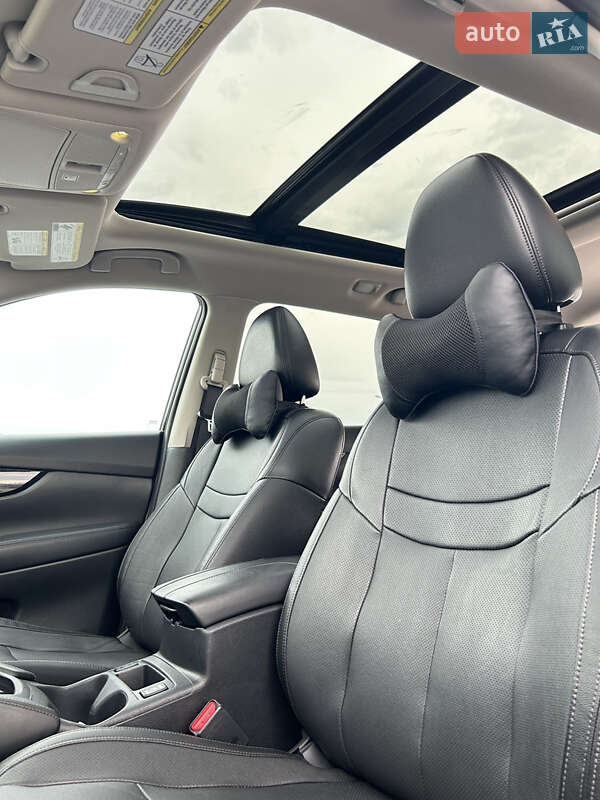 Позашляховик / Кросовер Nissan Rogue 2017 в Харкові