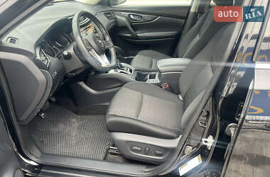 Внедорожник / Кроссовер Nissan Rogue 2017 в 