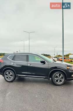 Внедорожник / Кроссовер Nissan Rogue 2018 в 