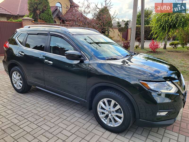 Позашляховик / Кросовер Nissan Rogue 2018 в Запоріжжі