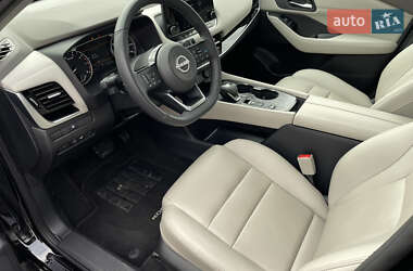 Внедорожник / Кроссовер Nissan Rogue 2023 в 