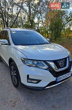 Внедорожник / Кроссовер Nissan Rogue 2017 в Кропивницком
