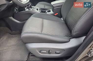 Внедорожник / Кроссовер Nissan Rogue 2017 в 