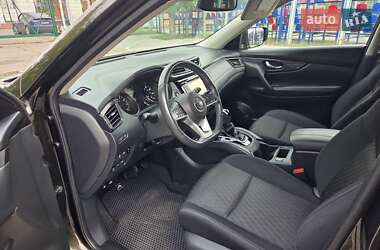 Внедорожник / Кроссовер Nissan Rogue 2017 в 