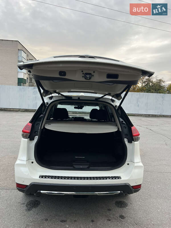 Внедорожник / Кроссовер Nissan Rogue 2019 в Киеве