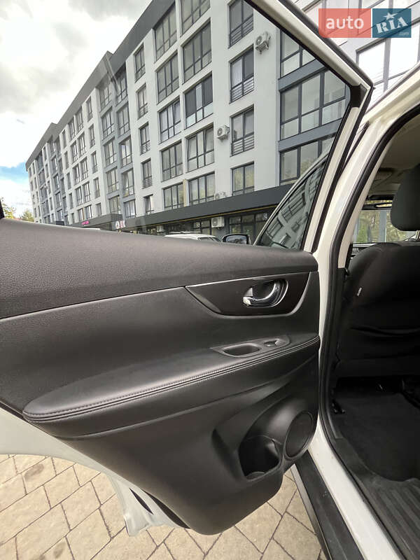 Внедорожник / Кроссовер Nissan Rogue 2019 в Львове