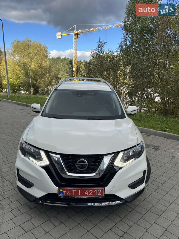 Внедорожник / Кроссовер Nissan Rogue 2019 в Львове