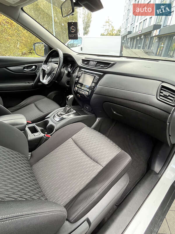 Внедорожник / Кроссовер Nissan Rogue 2019 в Львове