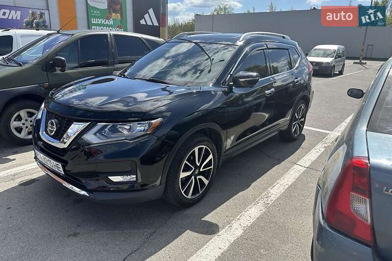 Внедорожник / Кроссовер Nissan Rogue 2018 в Александрие