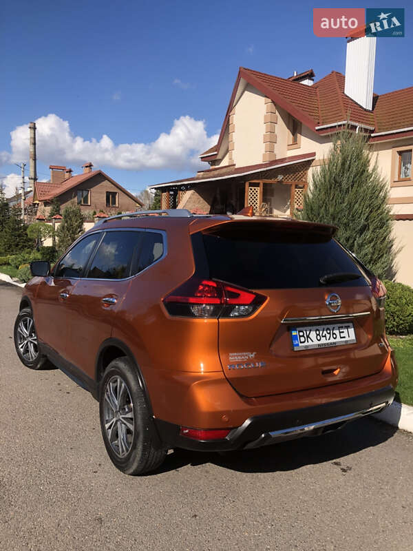 Внедорожник / Кроссовер Nissan Rogue 2019 в 