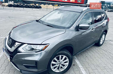 Внедорожник / Кроссовер Nissan Rogue 2019 в 