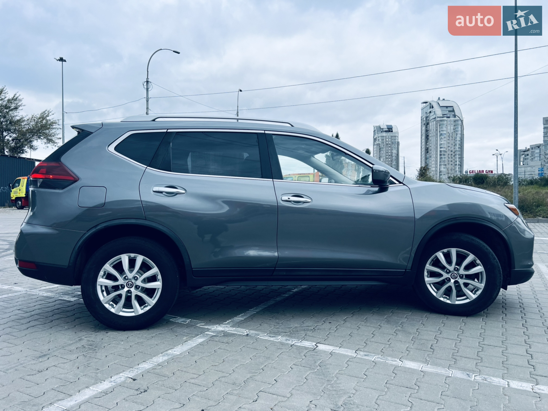 2019 Nissan Rogue - мініатюра 16