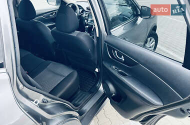 Внедорожник / Кроссовер Nissan Rogue 2019 в 
