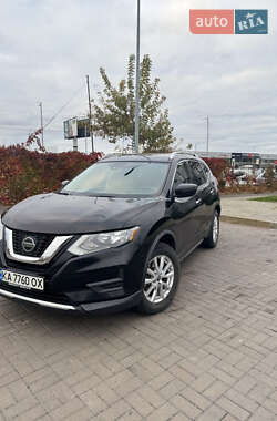 Внедорожник / Кроссовер Nissan Rogue 2018 в 