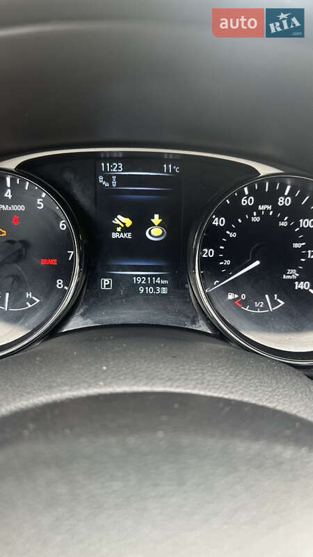 Позашляховик / Кросовер Nissan Rogue 2016 в Чернігові