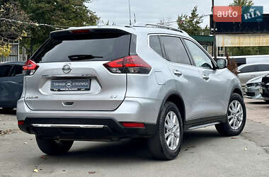 Внедорожник / Кроссовер Nissan Rogue 2018 в 