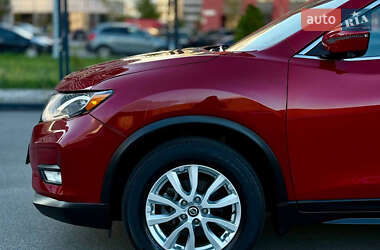 Внедорожник / Кроссовер Nissan Rogue 2016 в 