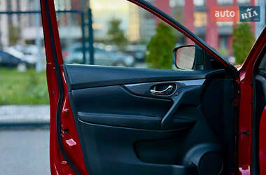 Внедорожник / Кроссовер Nissan Rogue 2016 в 