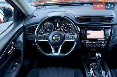 Внедорожник / Кроссовер Nissan Rogue 2016 в 