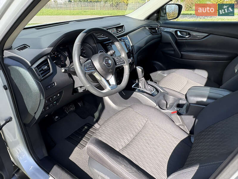 Внедорожник / Кроссовер Nissan Rogue 2017 в Дублянах