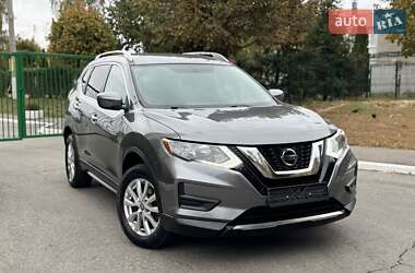 Позашляховик / Кросовер Nissan Rogue 2018 в 