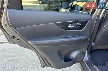 Позашляховик / Кросовер Nissan Rogue 2018 в 