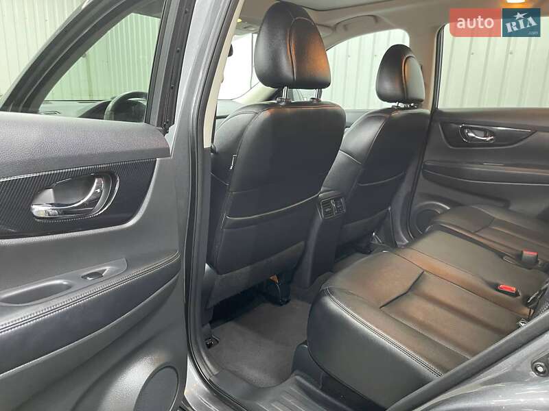 Внедорожник / Кроссовер Nissan Rogue 2016 в Днепре