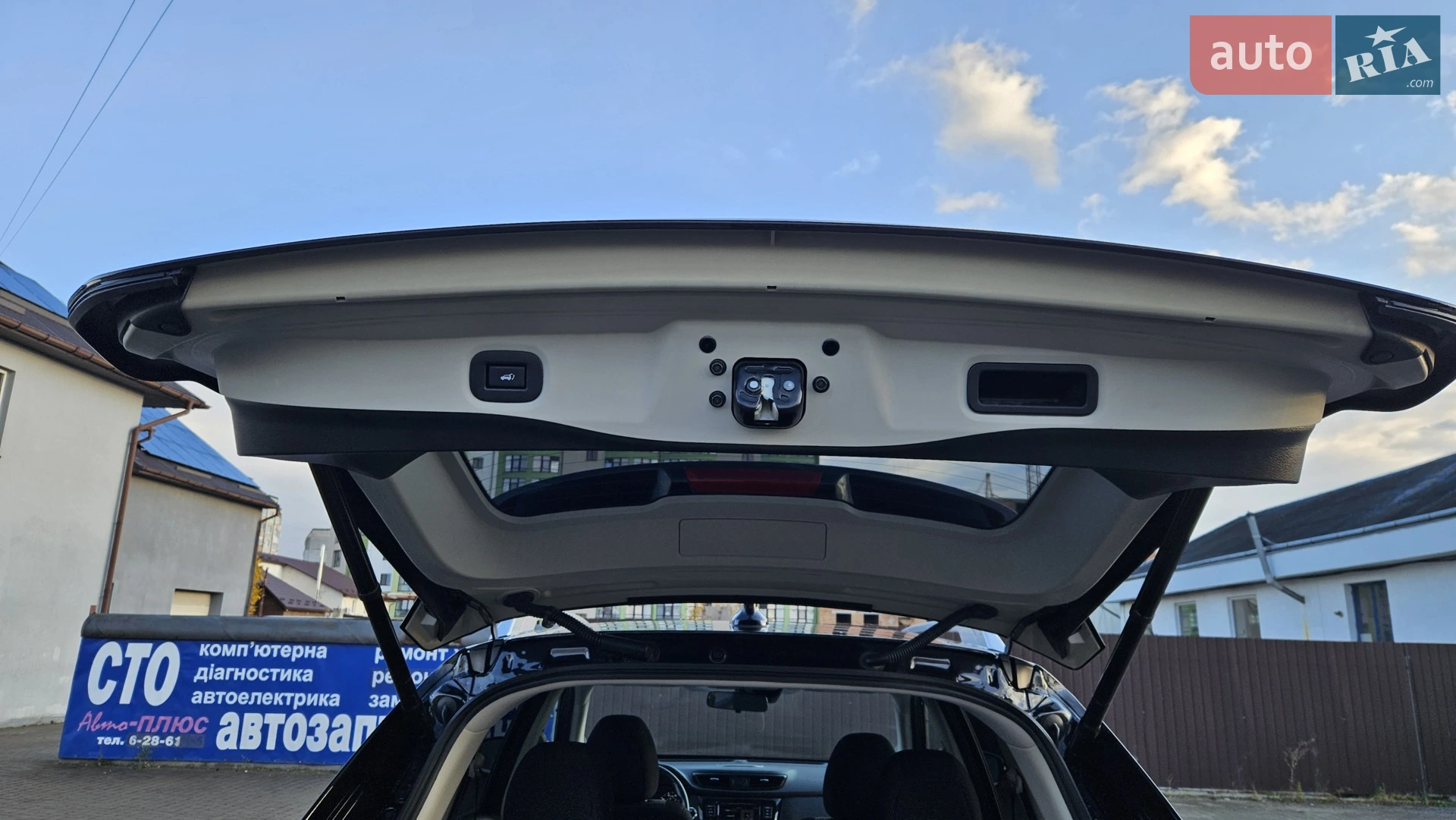2019 Nissan Rogue - мініатюра 17