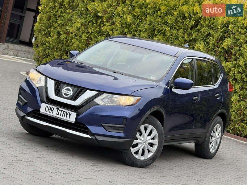 Внедорожник / Кроссовер Nissan Rogue 2017 в Стрые