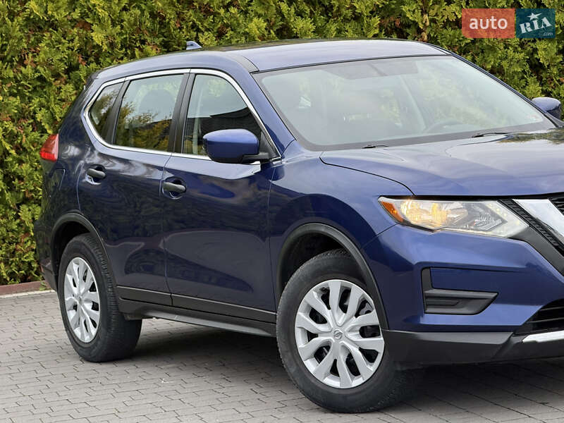 Внедорожник / Кроссовер Nissan Rogue 2017 в Стрые