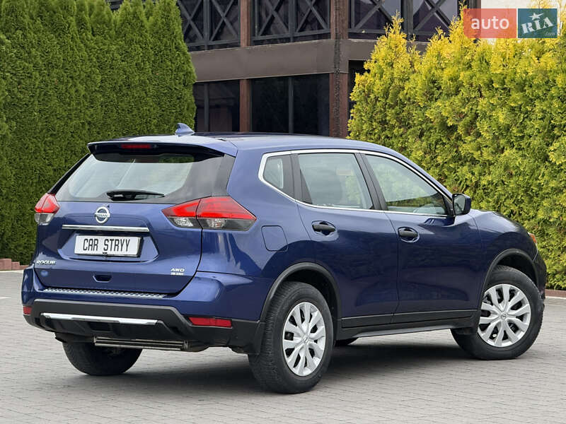 Внедорожник / Кроссовер Nissan Rogue 2017 в Стрые