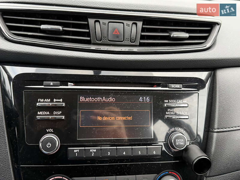 Внедорожник / Кроссовер Nissan Rogue 2017 в Стрые