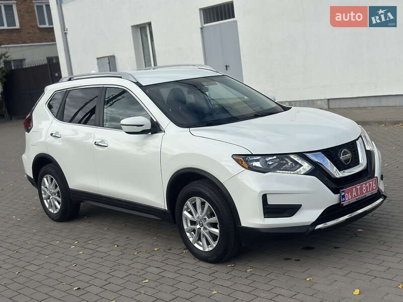 Внедорожник / Кроссовер Nissan Rogue 2019 в 