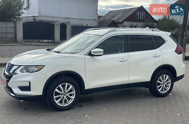 Внедорожник / Кроссовер Nissan Rogue 2019 в 