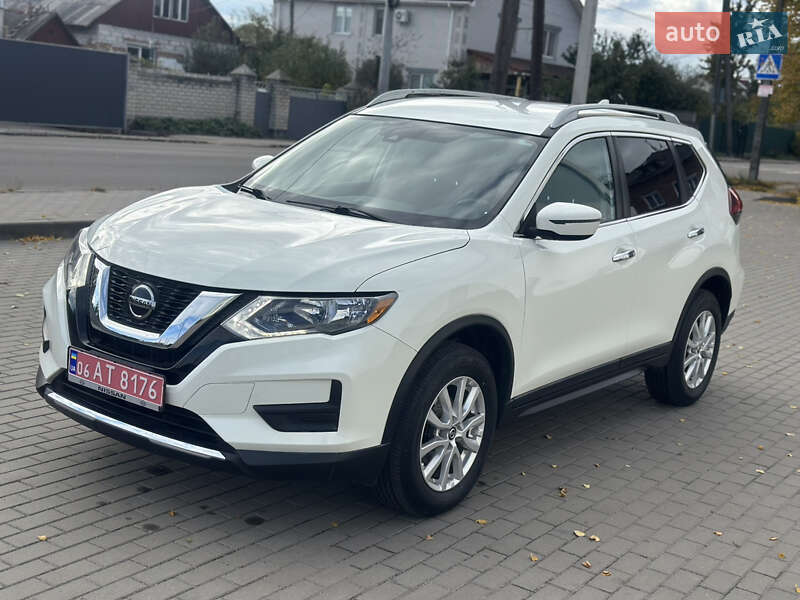 Внедорожник / Кроссовер Nissan Rogue 2019 в Житомире