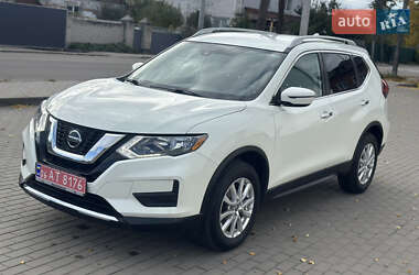 Внедорожник / Кроссовер Nissan Rogue 2019 в 