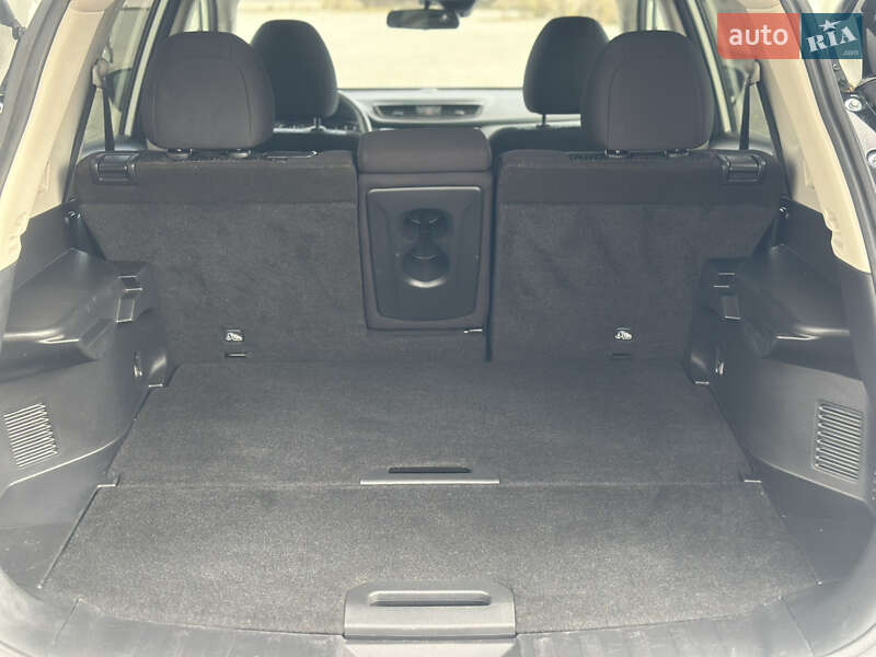 Внедорожник / Кроссовер Nissan Rogue 2019 в Житомире