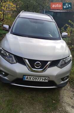 Внедорожник / Кроссовер Nissan Rogue 2015 в 
