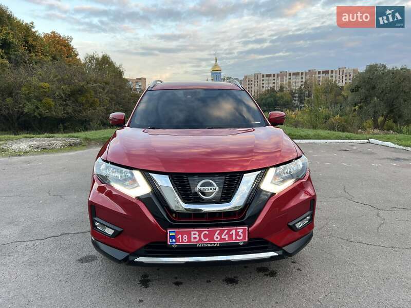 Внедорожник / Кроссовер Nissan Rogue 2017 в Ровно