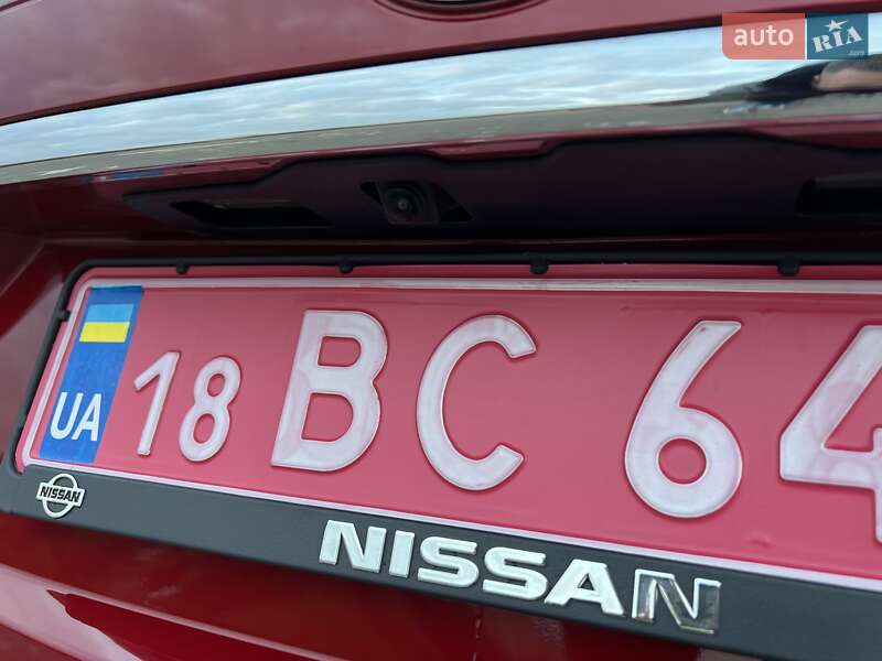 Внедорожник / Кроссовер Nissan Rogue 2017 в Ровно