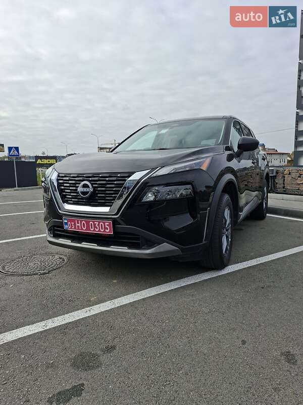 Внедорожник / Кроссовер Nissan Rogue 2023 в 