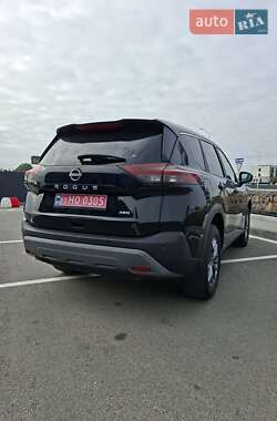 Внедорожник / Кроссовер Nissan Rogue 2023 в 