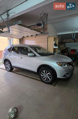 Позашляховик / Кросовер Nissan Rogue 2015 в Винниках