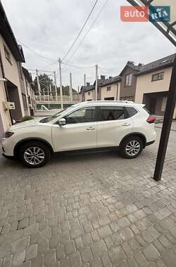 Внедорожник / Кроссовер Nissan Rogue 2017 в 