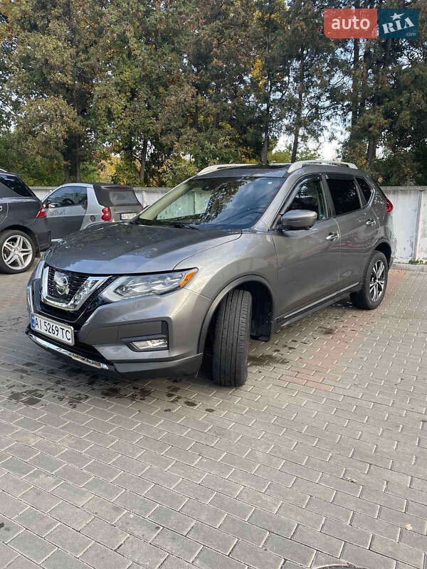Внедорожник / Кроссовер Nissan Rogue 2017 в 