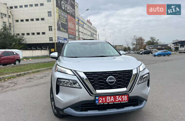 Внедорожник / Кроссовер Nissan Rogue 2023 в 