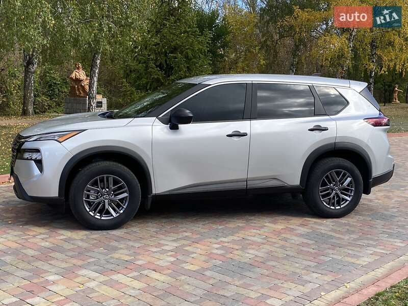 Внедорожник / Кроссовер Nissan Rogue 2024 в Киеве