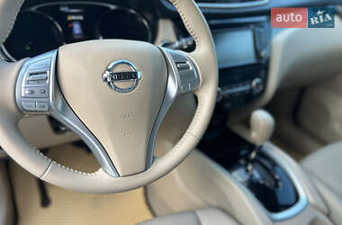 Внедорожник / Кроссовер Nissan Rogue 2014 в 